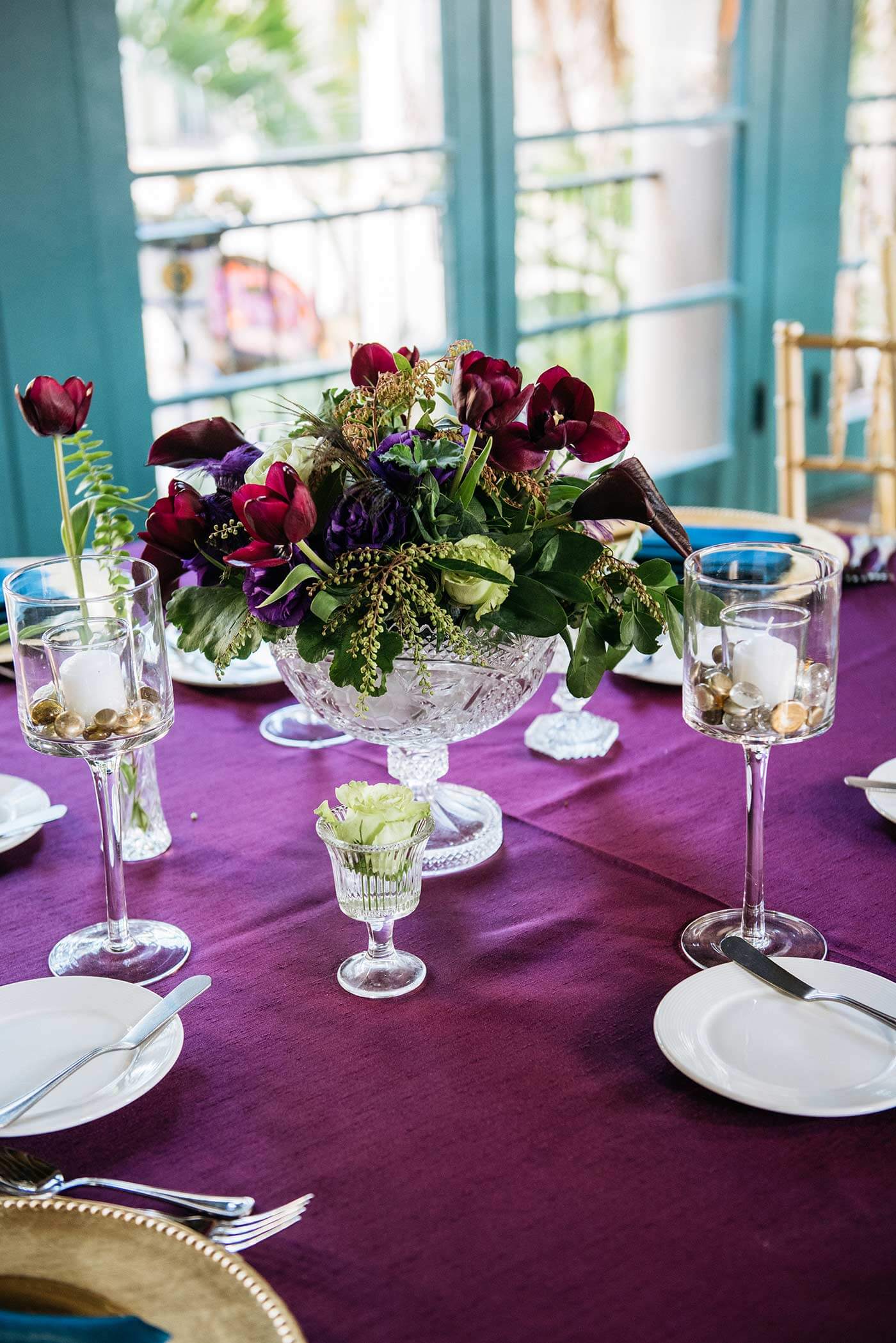 décoration de table en violet au mariage